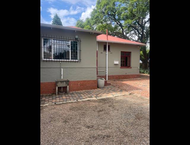3 BEDROOM HOUSE FOR SALE IN SUNNYSIDE